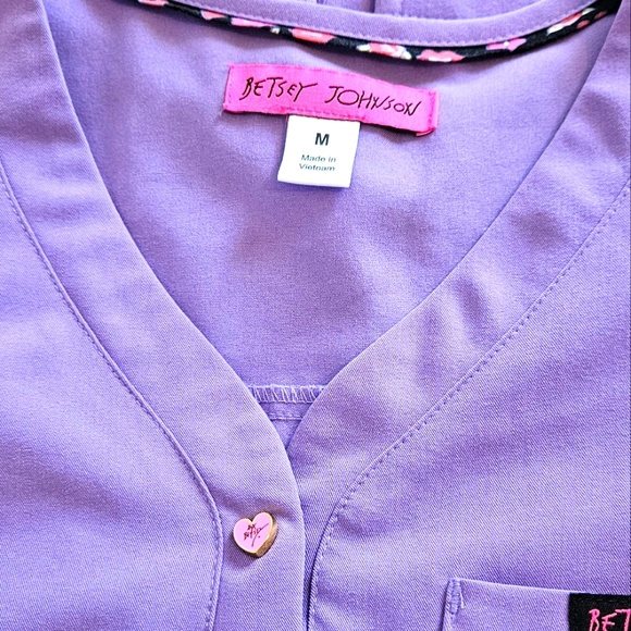 Betsey Johnson scrubs set - Picture 6 of 6